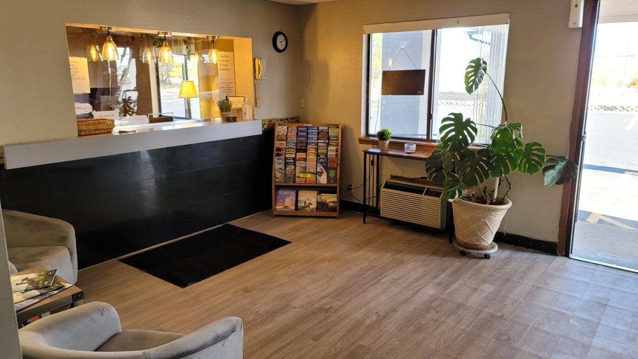 Grizzly Inn 埃文斯顿 外观 照片